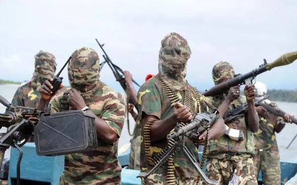 Students, residents scamper for safety as gunmen fire shots in Imo [VIDEO]