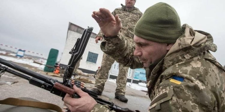 Russia: See Photos Of Ex-Boxer, Vitali Klitschko Loading Machine Gun