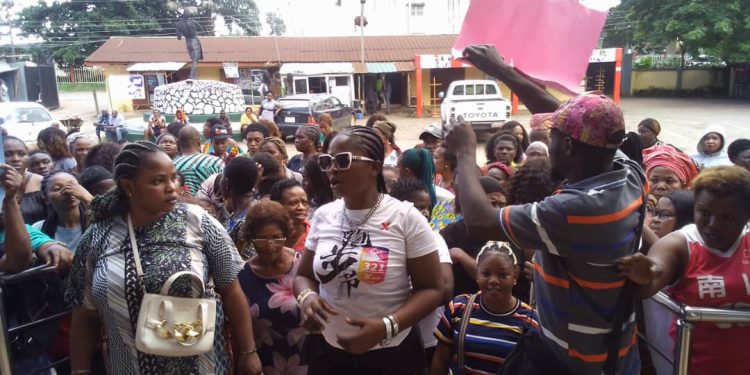 Market women protest in Edo over alleged extortions by waste managers [PHOTOS]
