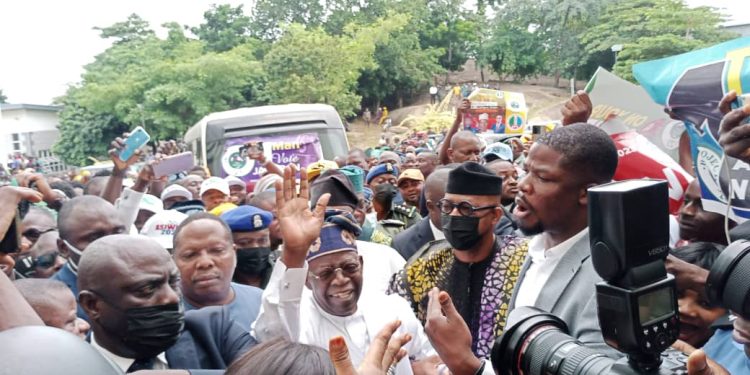 JUST IN: Massive crowd as Tinubu visits Obasanjo [PHOTO + VIDEO]