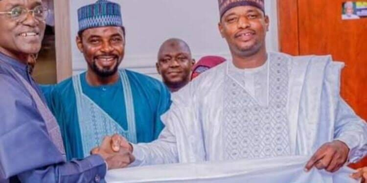 2023: Ex-Deputy Guber Candidate Leads Hundreds Of Defectors From PDP To APC In Yobe