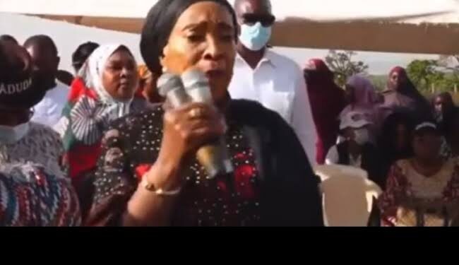 VIDEO: Collect Your PVC And Vote For APC — Atiku’s Wife