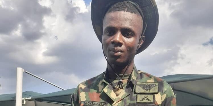 PHOTO: Nigerian Army Arrests ‘Lance Corporal’ Inside Bank