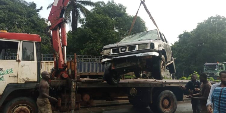 Ovia River Accident: Plunged Vehicle Recovered As Divers Continue Search For Occupants