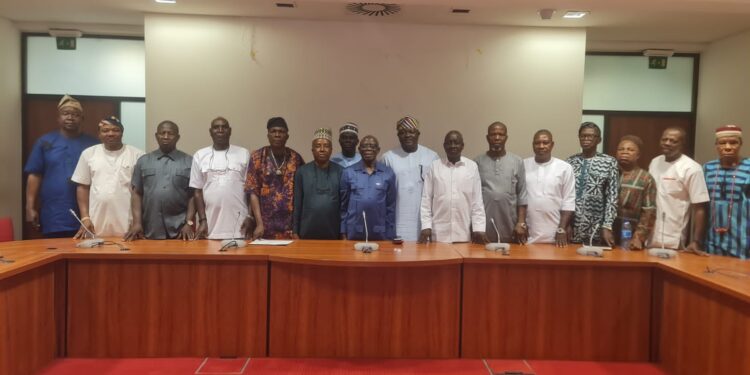Edo 2024: APC LGA Chairmen Pass Vote Of Confidence On Oshiomhole’s Leadership Qualities