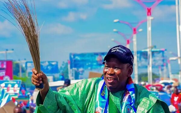 BREAKING: Court overturns Ganduje’s suspension [SEE DOCUMENT]