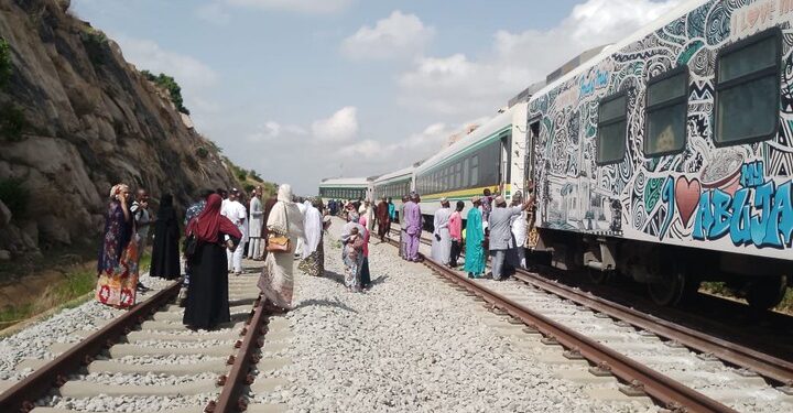 JUST IN: Passengers Stranded As Kaduna-Abuja Train Derails [PHOTOS+VIDEO]