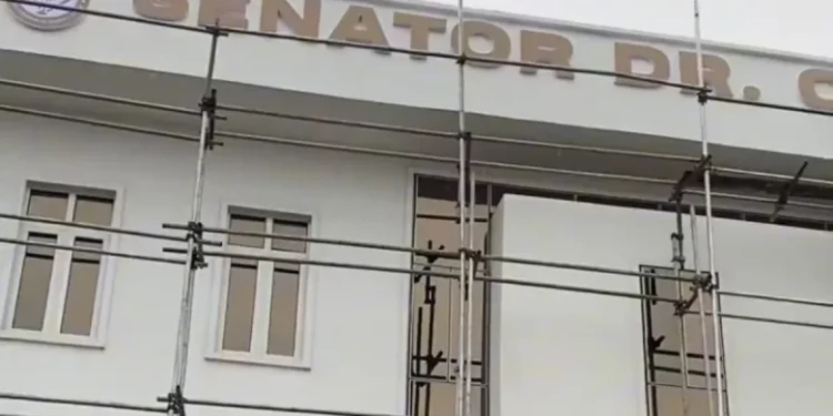 BREAKING: Rivers LG Chairman Removes Wike’s Name From Council Building [VIDEO]